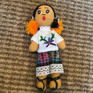 🤎Handcrafted Peruvian Doll 9” tall. Creative, imaginative, and pretend play EUC🤎
